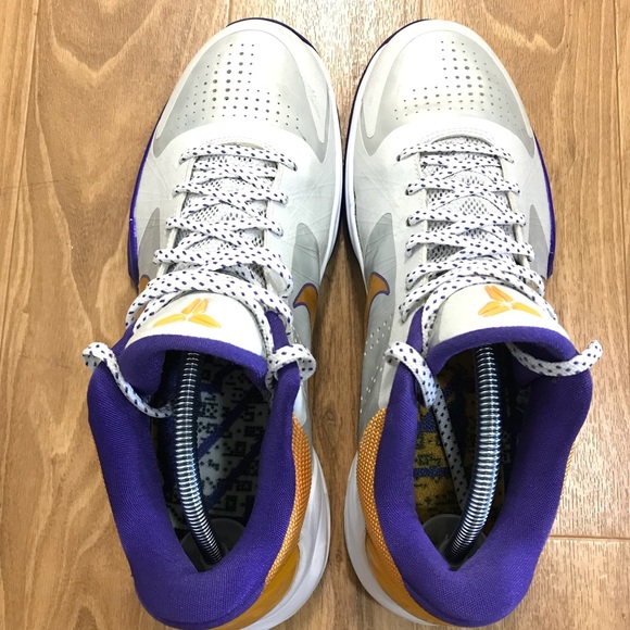SOLD kobe zoom V - lakers home colorway - Picture 5 of 7